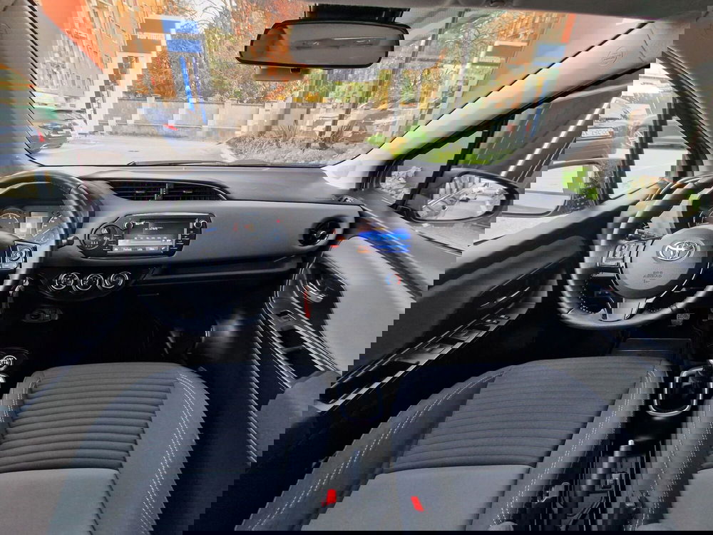 Toyota Yaris usata a Milano (8)