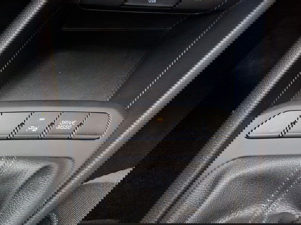 Kia Stonic usata a Milano (12)