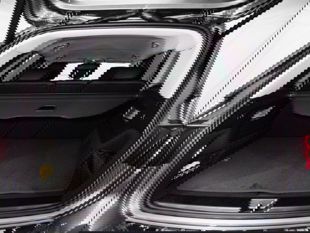 Mercedes-Benz GLB nuova a Macerata (10)