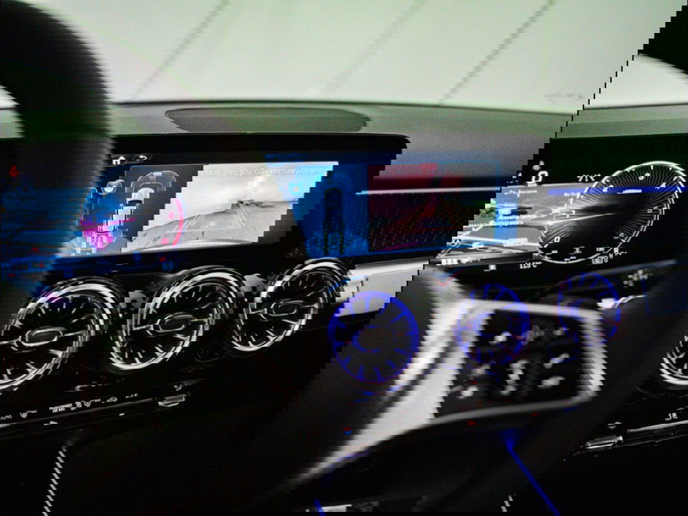 Mercedes-Benz GLB nuova a Macerata (13)