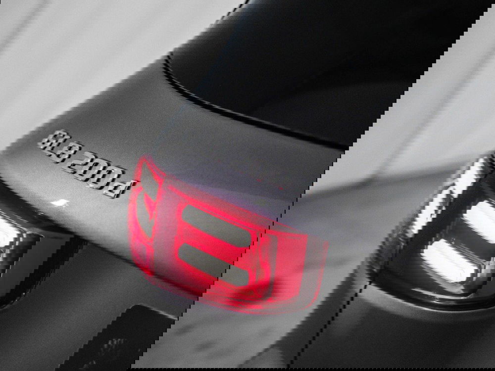 Mercedes-Benz GLB nuova a Macerata (9)