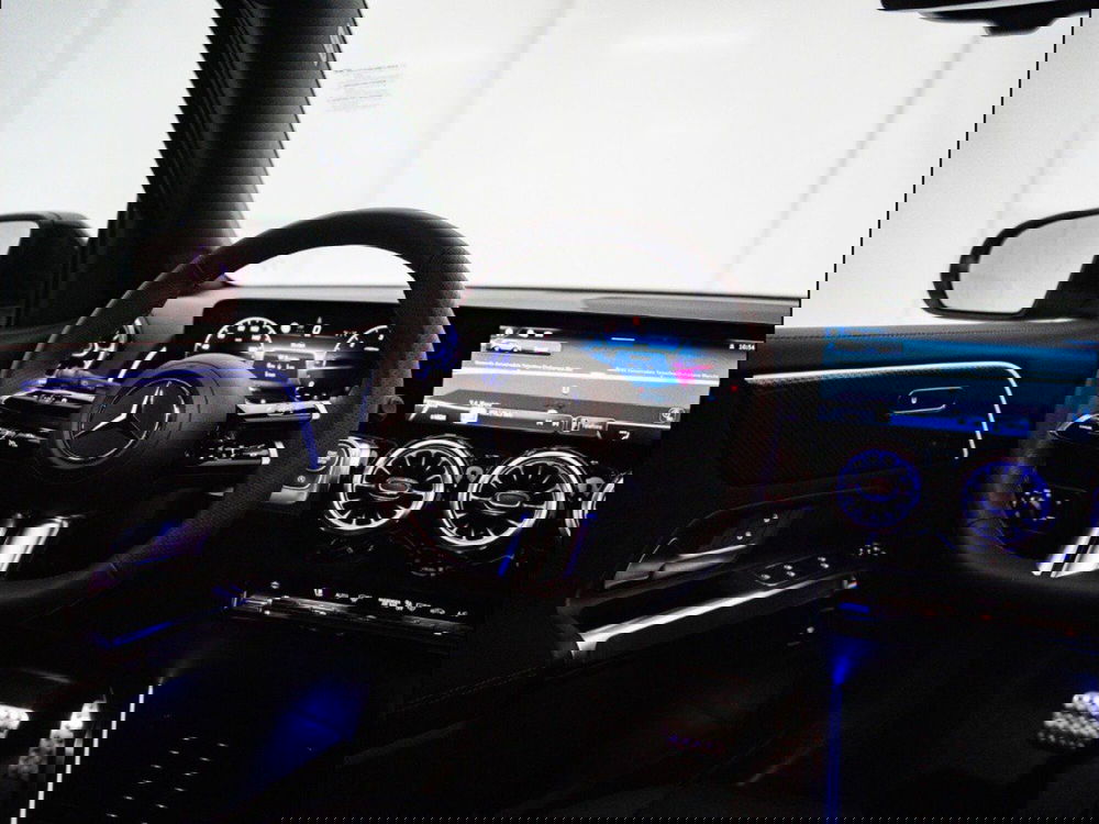 Mercedes-Benz GLB nuova a Macerata (20)