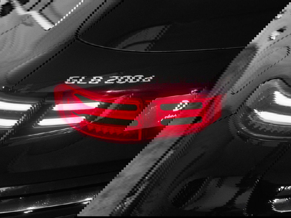 Mercedes-Benz GLB nuova a Macerata (8)