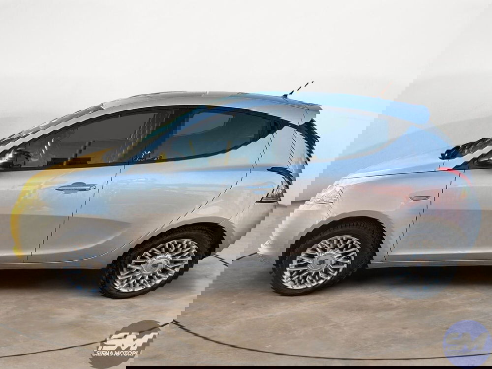 Lancia Ypsilon usata a Siena (2)