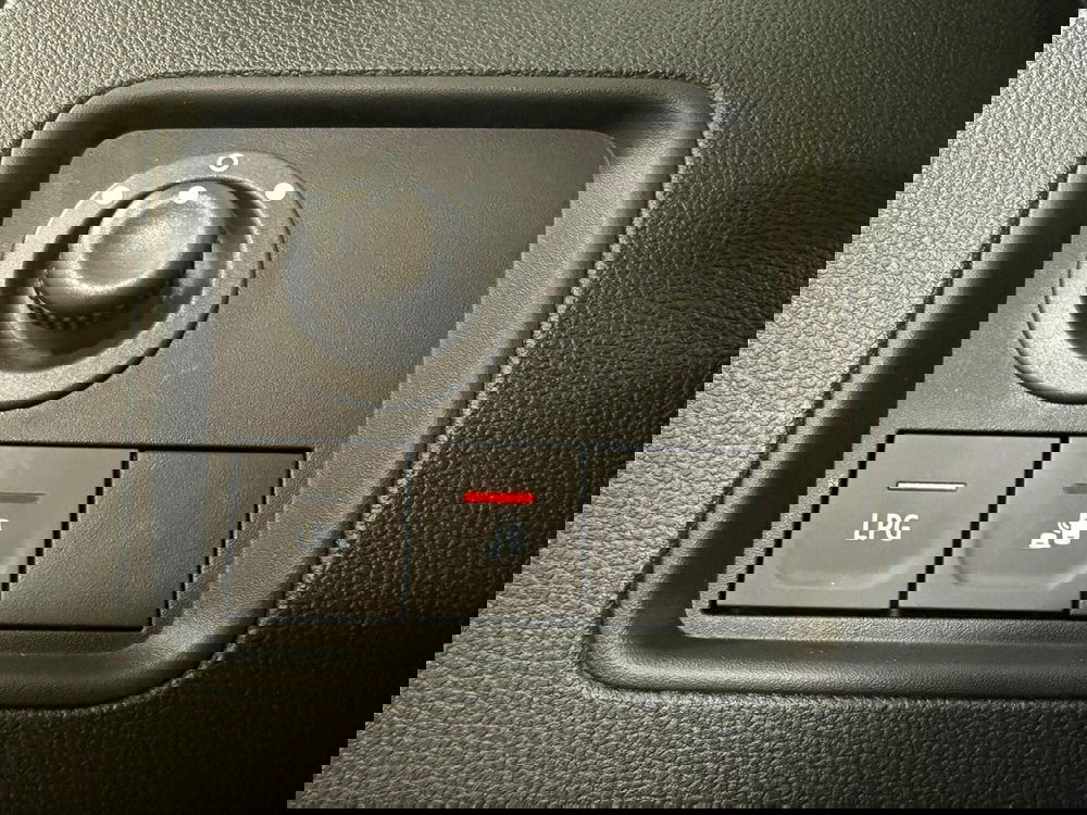 Dacia Duster usata a Brescia (18)