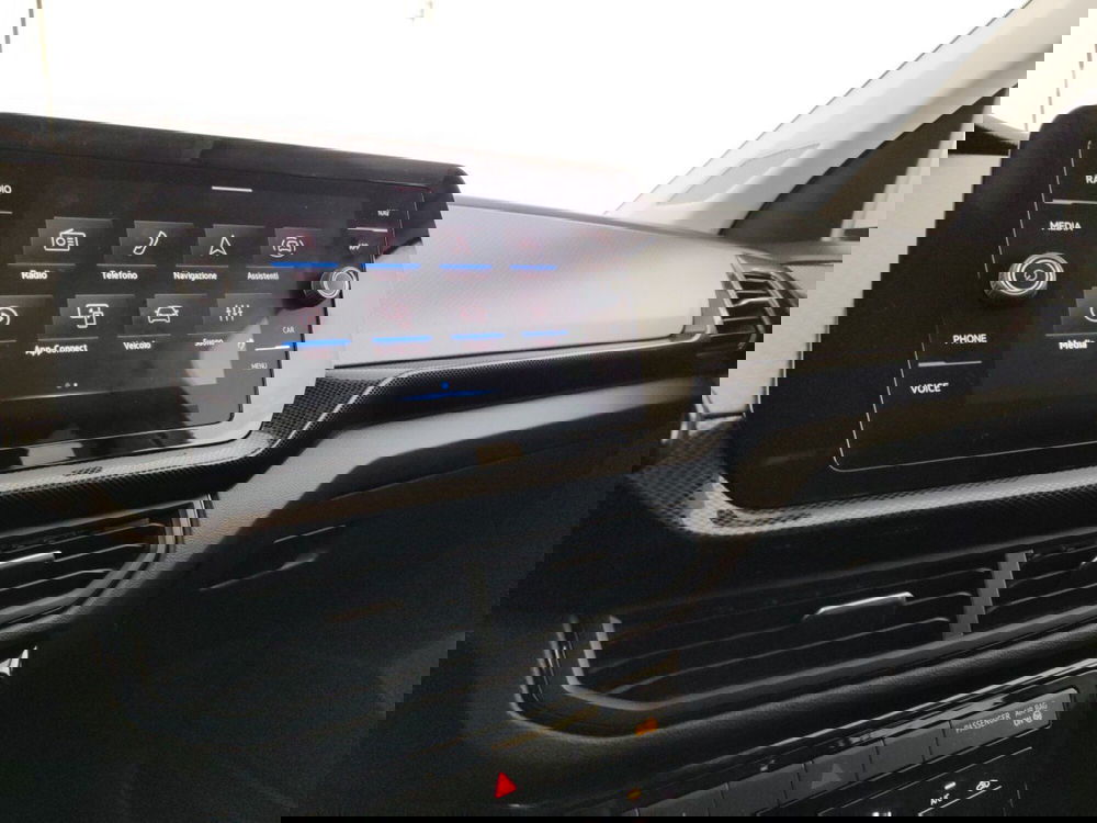 Volkswagen T-Cross usata a Massa-Carrara (12)