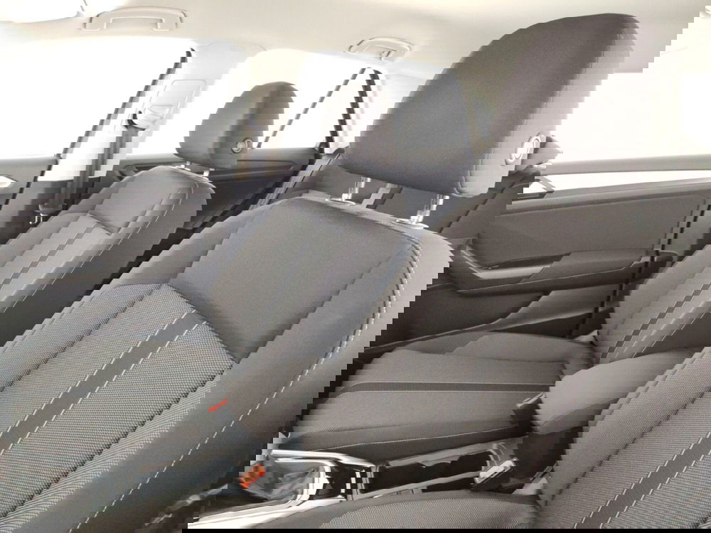 Volkswagen T-Roc usata a Massa-Carrara (9)