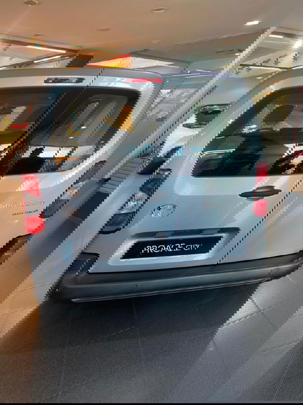 Toyota Proace City Verso Electric nuova a Perugia (3)