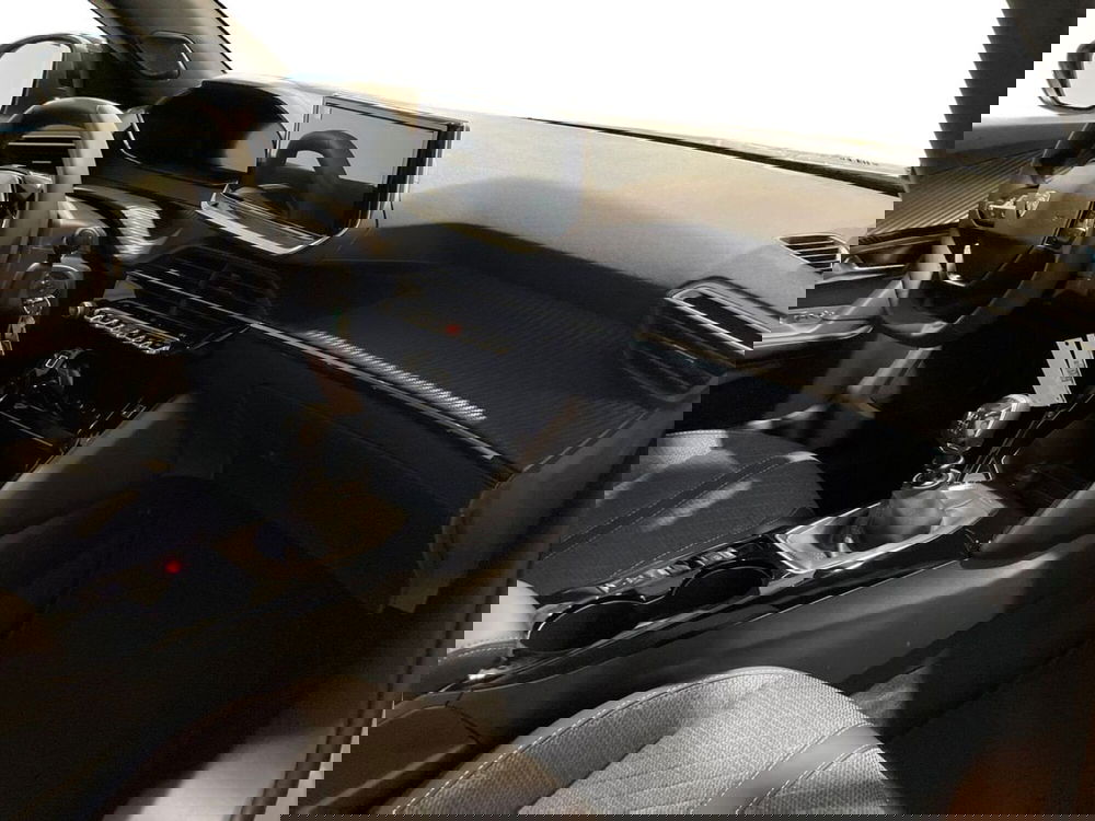 Peugeot 2008 nuova a Salerno (15)