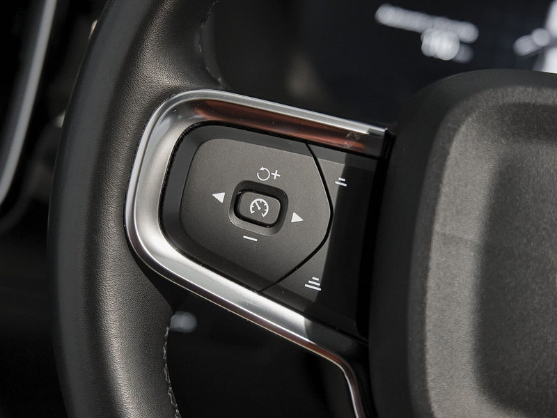 Volvo XC40 usata a Prato (9)