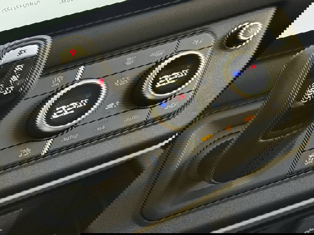 Land Rover Defender usata a Savona (13)