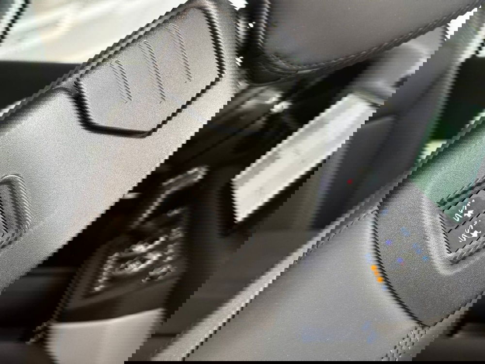 Land Rover Defender usata a Savona (15)