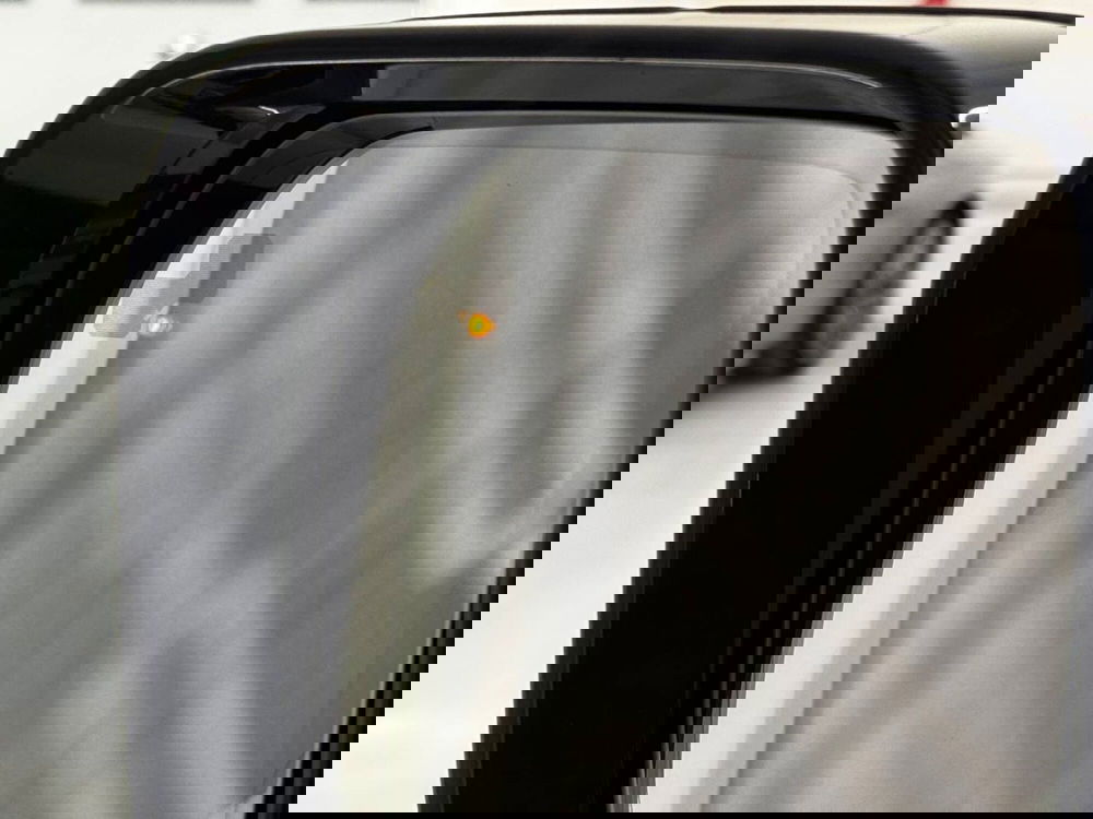 Land Rover Defender usata a Savona (18)