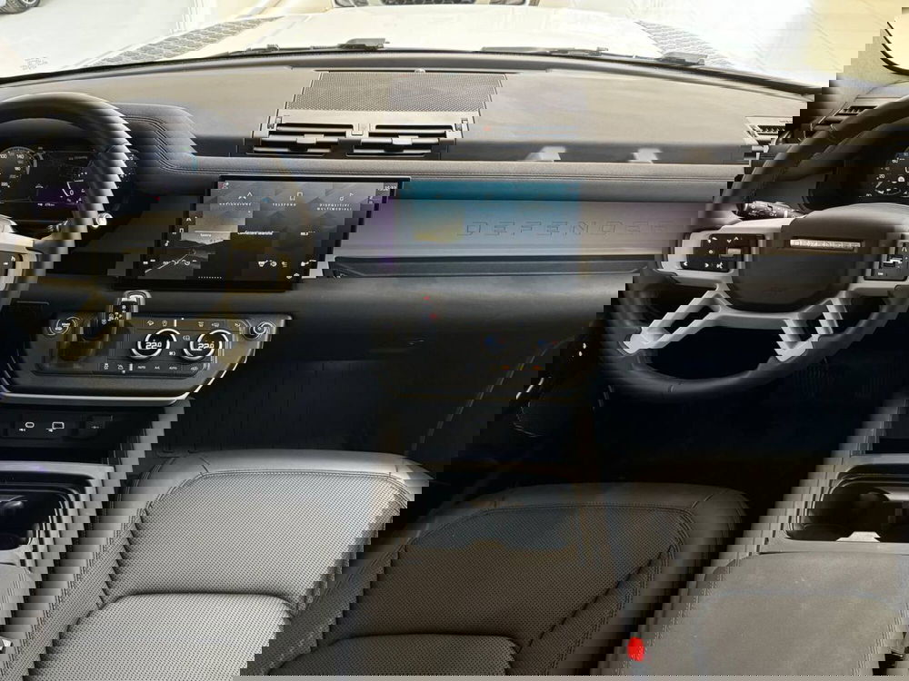 Land Rover Defender usata a Savona (4)