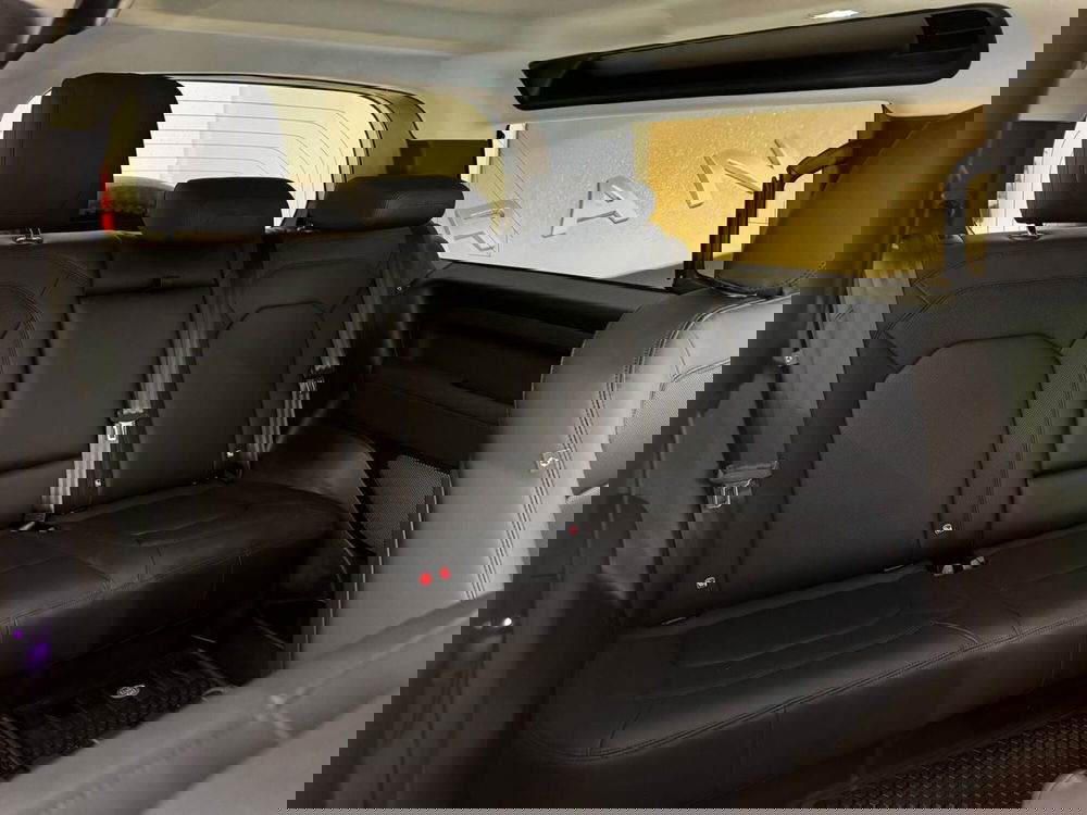 Land Rover Defender usata a Savona (5)