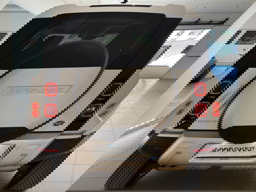 Land Rover Defender usata a Savona (7)