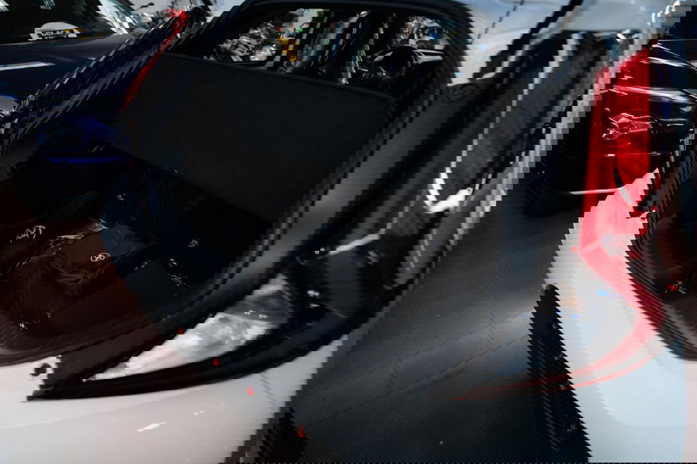 Toyota Aygo X nuova a Torino (12)