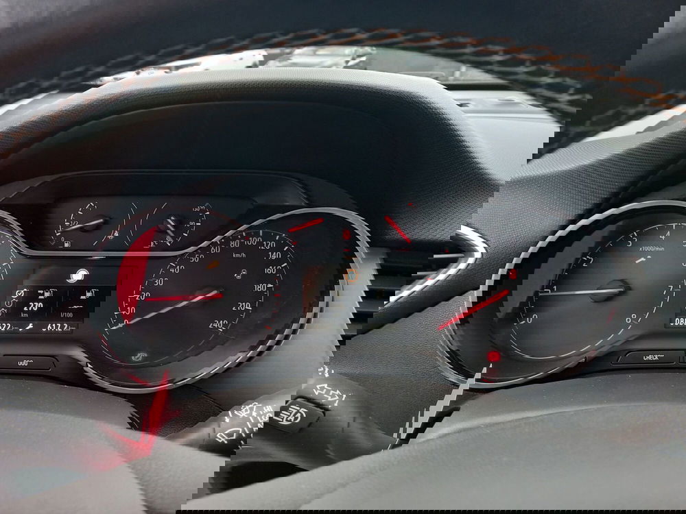 Opel Crossland X usata a Lucca (15)