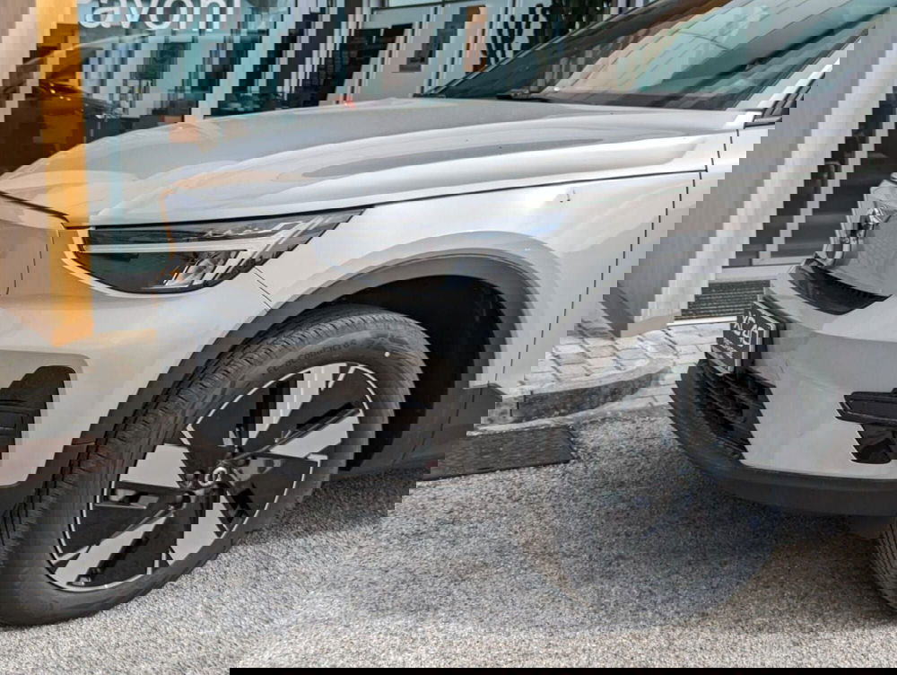 Volvo XC40 nuova a Pescara (5)