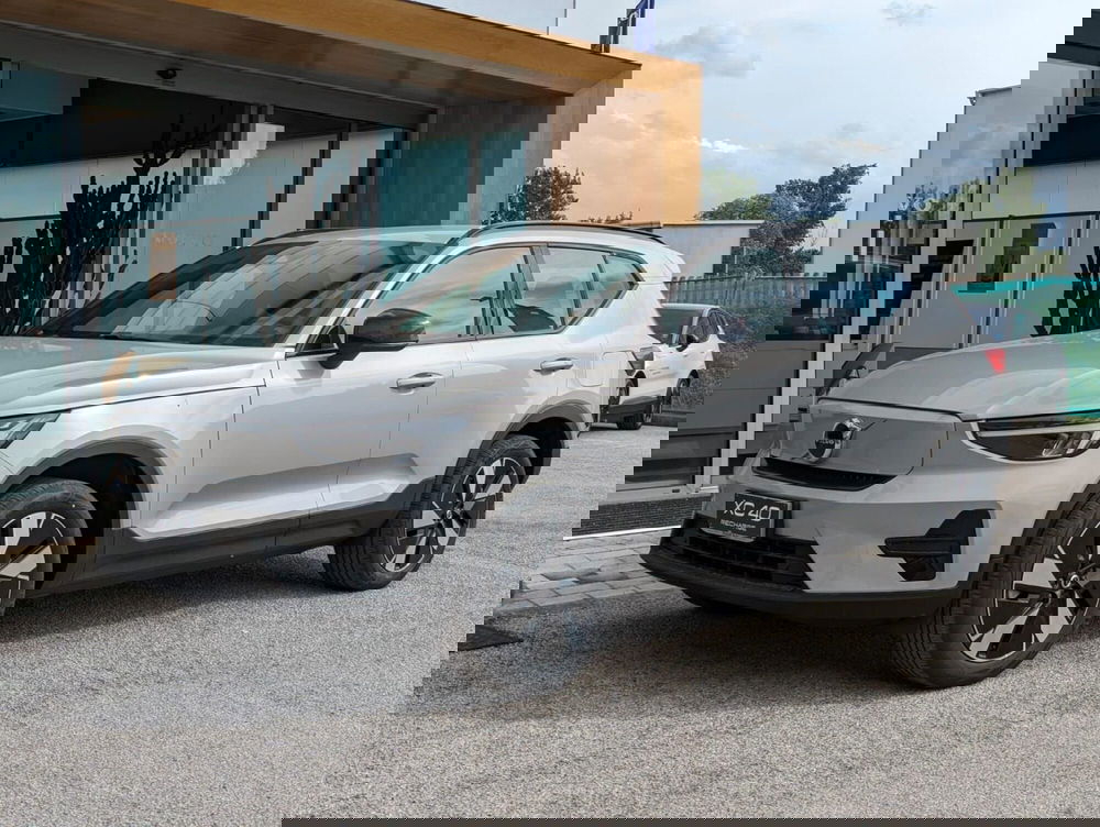 Volvo XC40 nuova a Pescara (6)