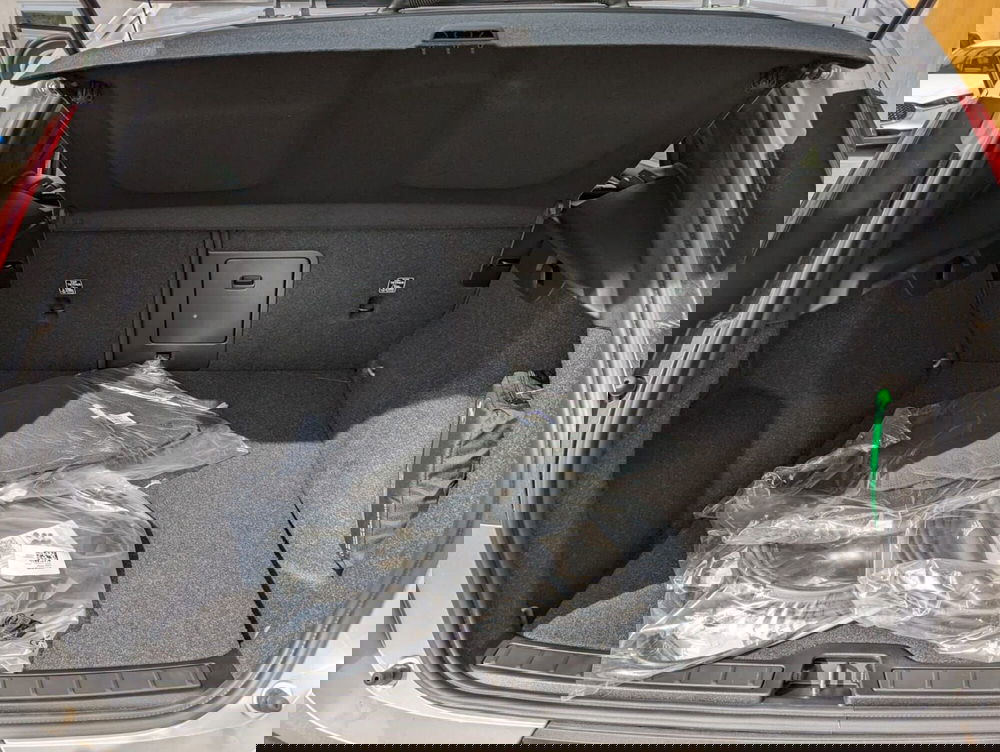 Volvo XC40 nuova a Pescara (9)