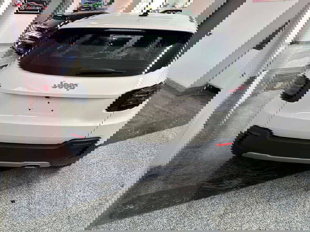 Jeep Avenger nuova a Salerno (11)