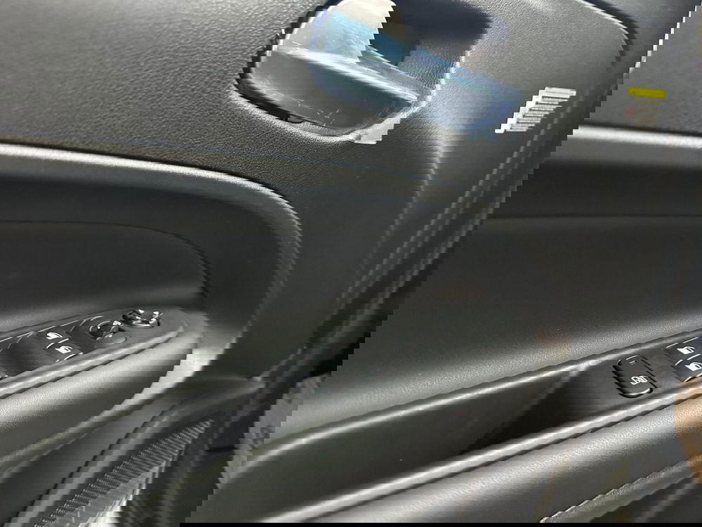 Jeep Avenger nuova a Salerno (13)