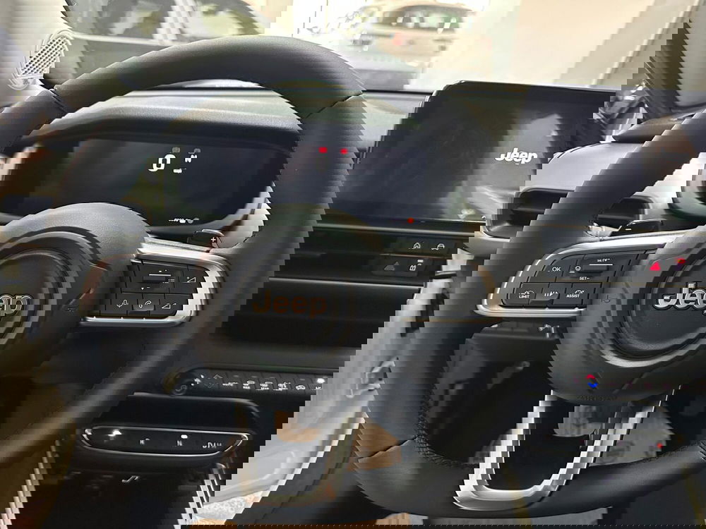 Jeep Avenger nuova a Salerno (14)