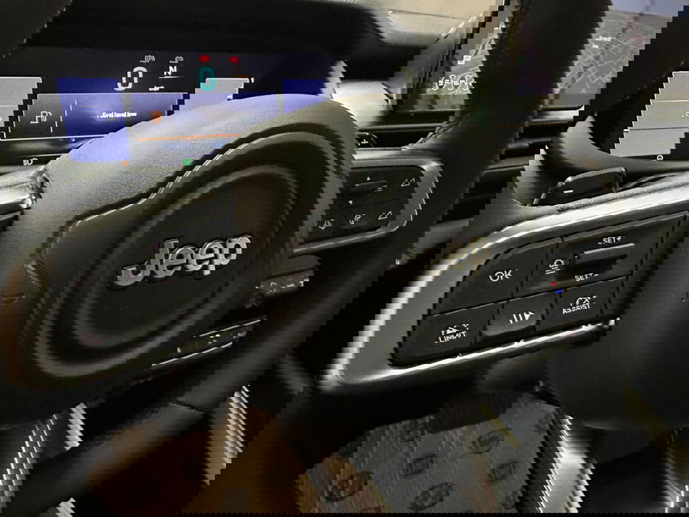 Jeep Avenger nuova a Salerno (16)