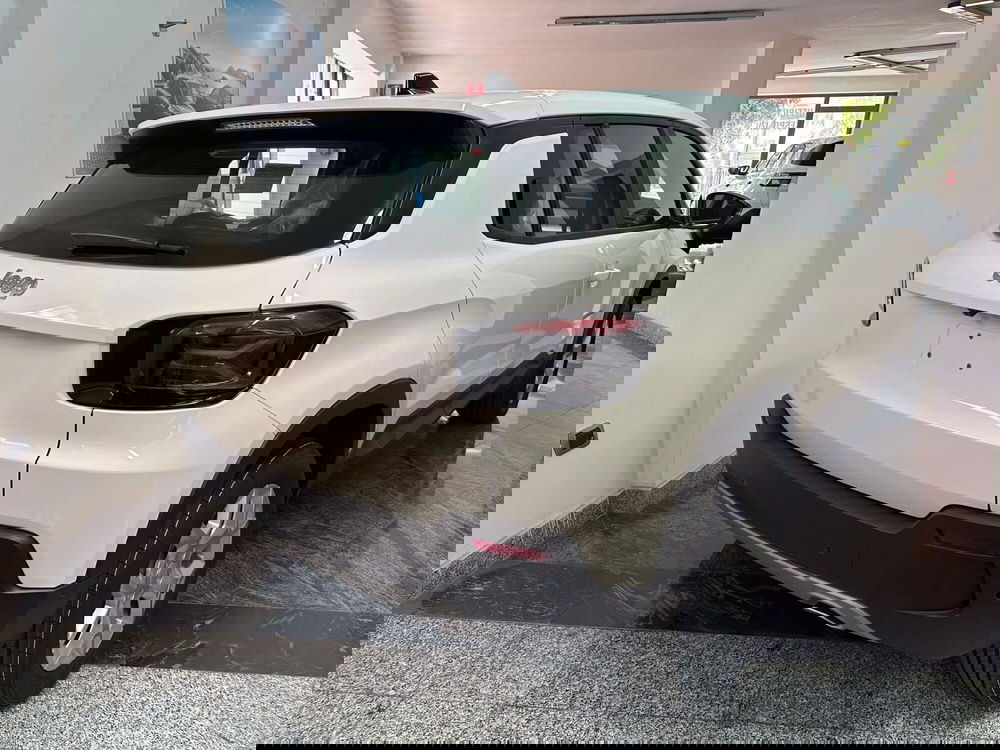 Jeep Avenger nuova a Salerno (3)