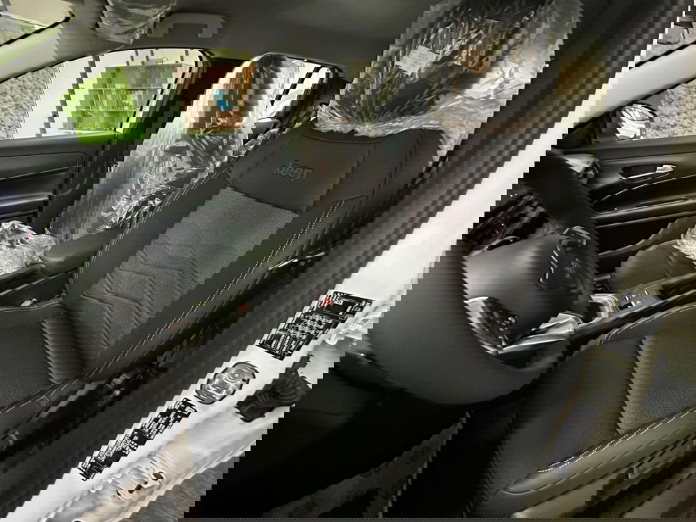 Jeep Avenger nuova a Salerno (6)