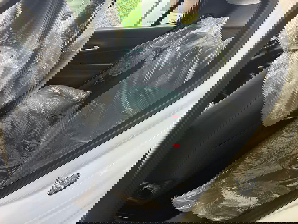 Jeep Avenger nuova a Salerno (7)