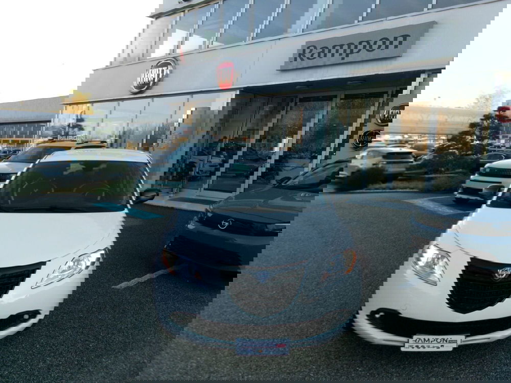 Lancia Ypsilon usata a Venezia (7)