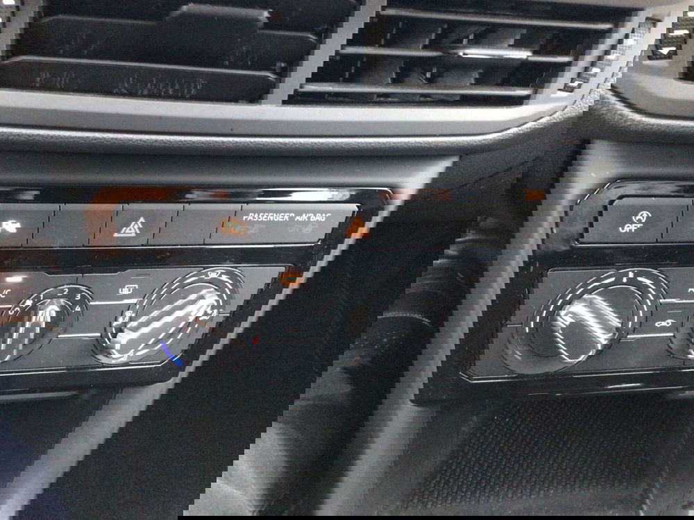 Volkswagen T-Cross usata a Genova (17)