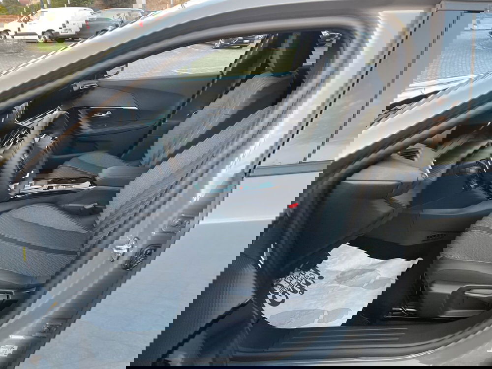 Peugeot 2008 nuova a Parma (9)