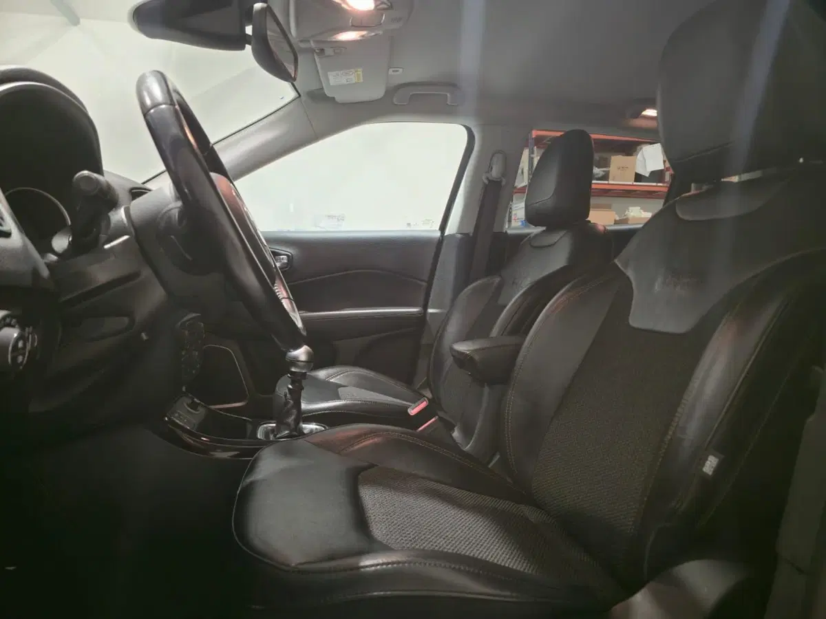 Jeep Compass usata a Massa-Carrara (17)