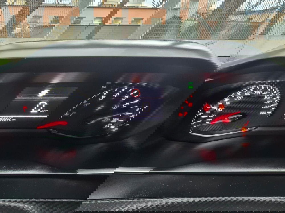 Peugeot 208 usata a Massa-Carrara (9)