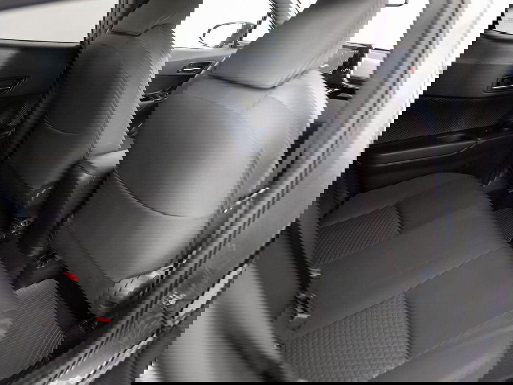 Toyota Toyota C-HR usata a Barletta-Andria-Trani (8)