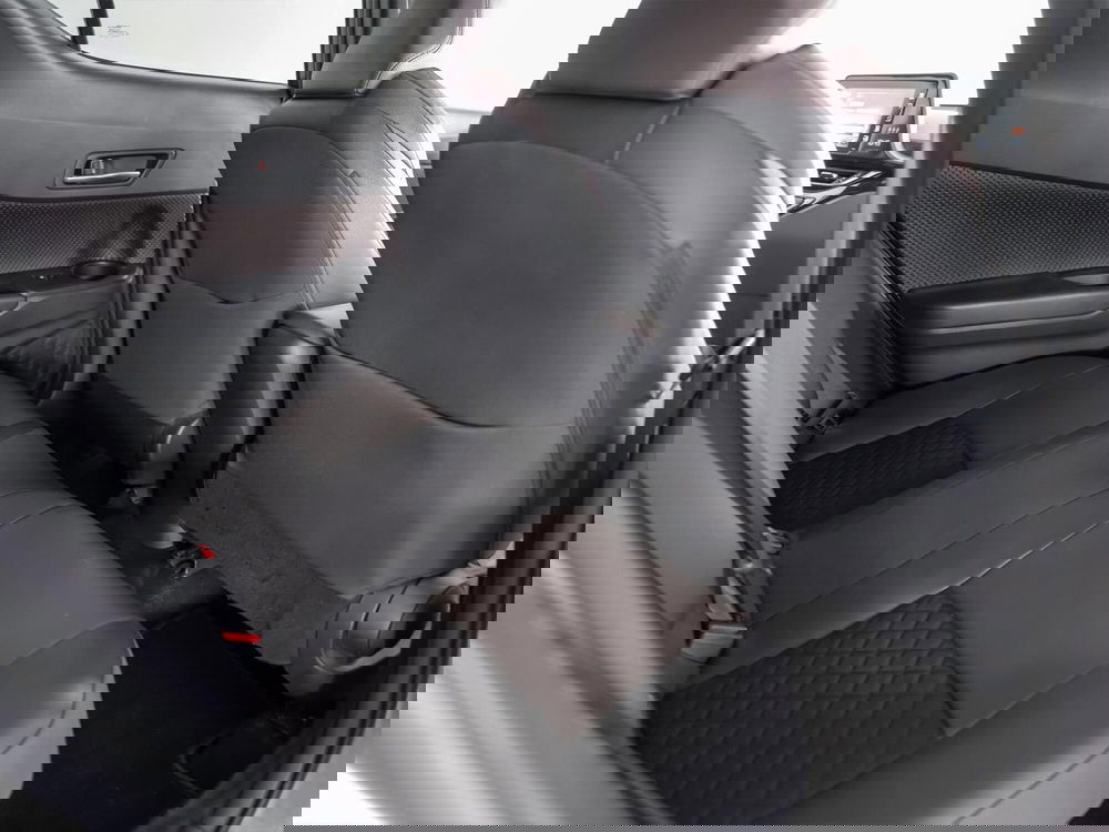 Toyota Toyota C-HR usata a Foggia (8)