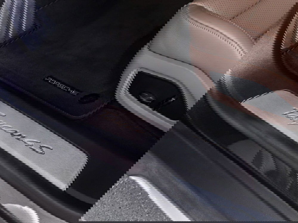 Porsche Taycan Cross Turismo usata a Firenze (8)