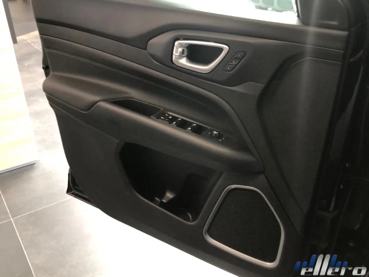 Jeep Compass nuova a Cuneo (17)