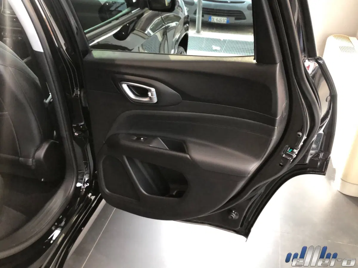 Jeep Compass nuova a Cuneo (19)