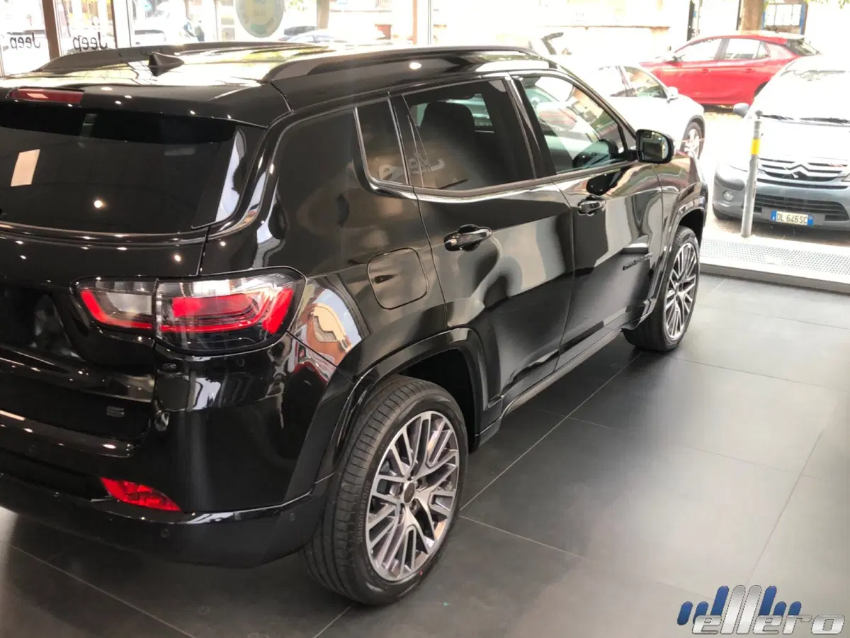 Jeep Compass nuova a Cuneo (4)