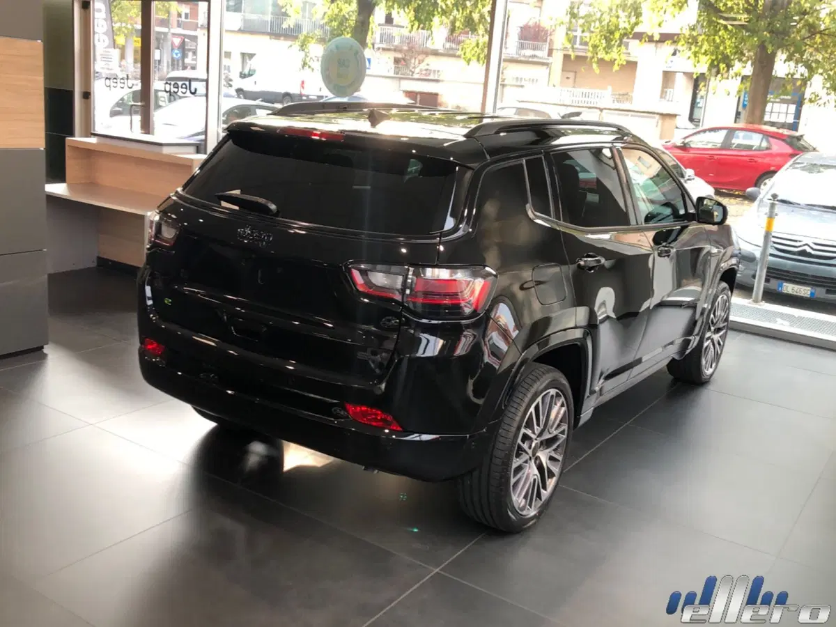 Jeep Compass nuova a Cuneo (7)