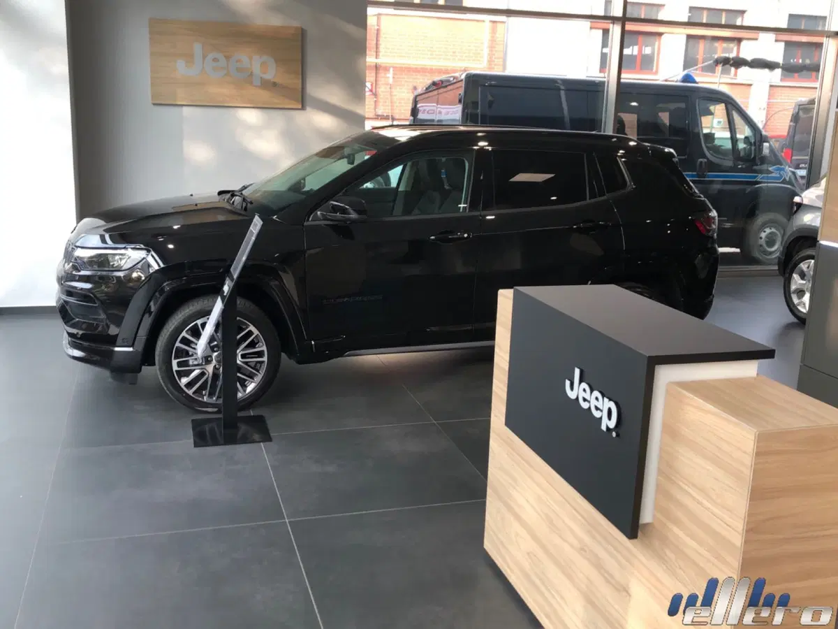 Jeep Compass nuova a Cuneo (8)