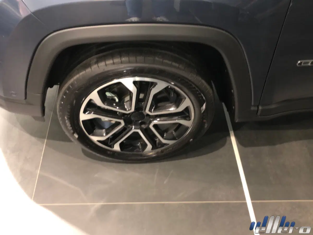 Jeep Compass nuova a Cuneo (10)
