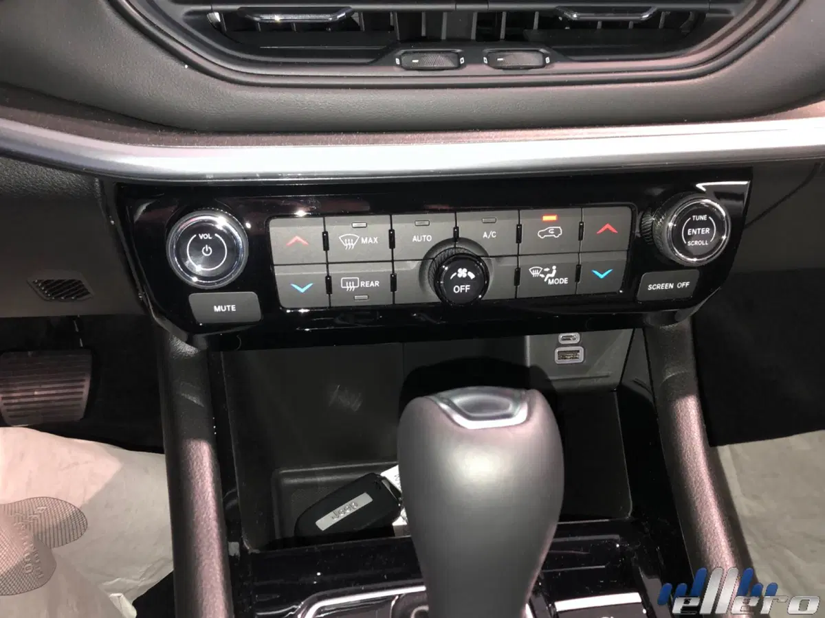 Jeep Compass nuova a Cuneo (16)