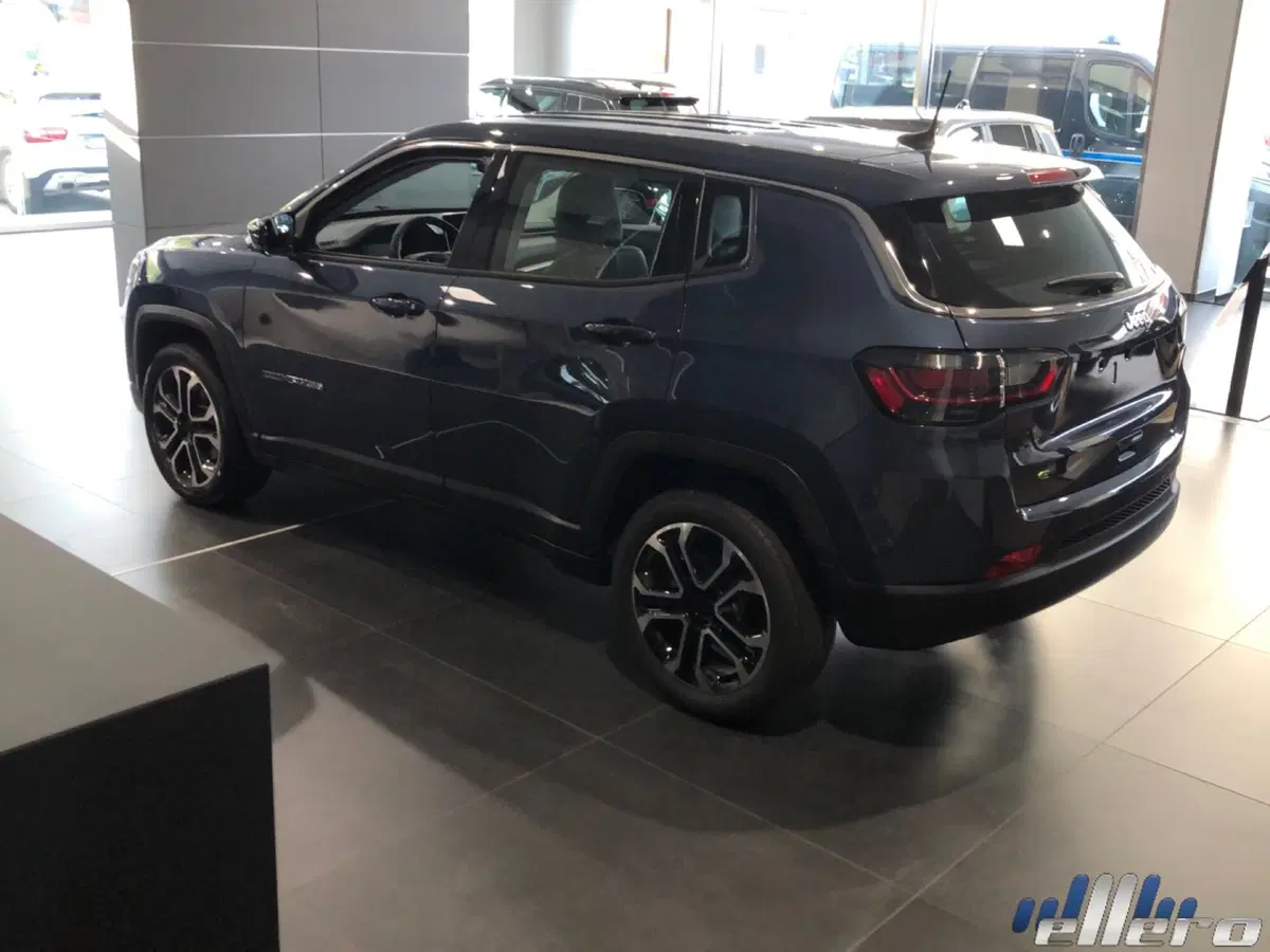 Jeep Compass nuova a Cuneo (4)