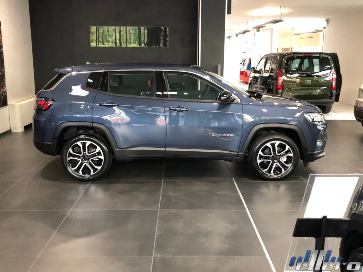Jeep Compass nuova a Cuneo (8)
