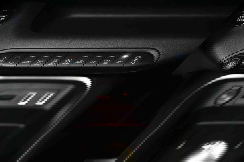 Jeep Avenger nuova a Torino (17)